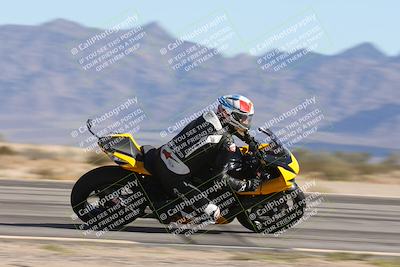 media/Nov-16-2025-Race Pace (Sun) [[8c5fa54630]]/Non Verified Riders (1st 20 Minutes)/3-Turn 3 Inside (11am)/